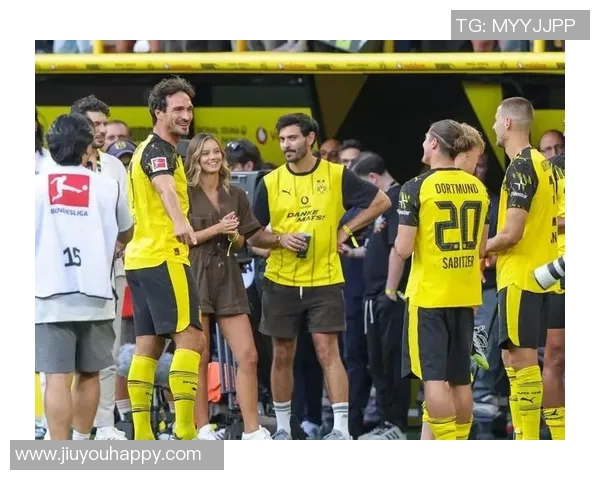 小吧社交秀精彩纷呈亚马尔与女友甜蜜互动胡梅尔斯女友惊艳亮相 小吧社交秀精彩纷呈亚马尔与女友甜蜜互动胡梅尔斯女友惊艳亮相